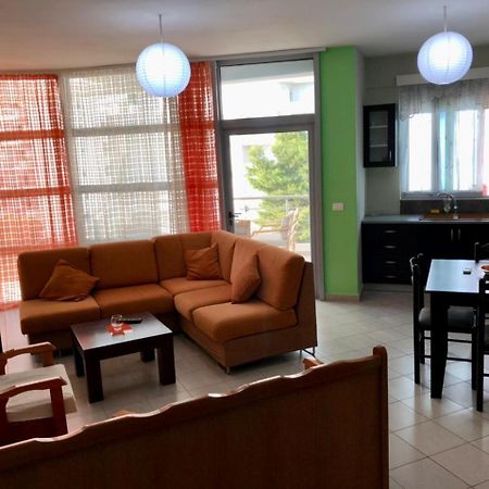 Lorenso Guest House ซารานเดอ ภายนอก รูปภาพ