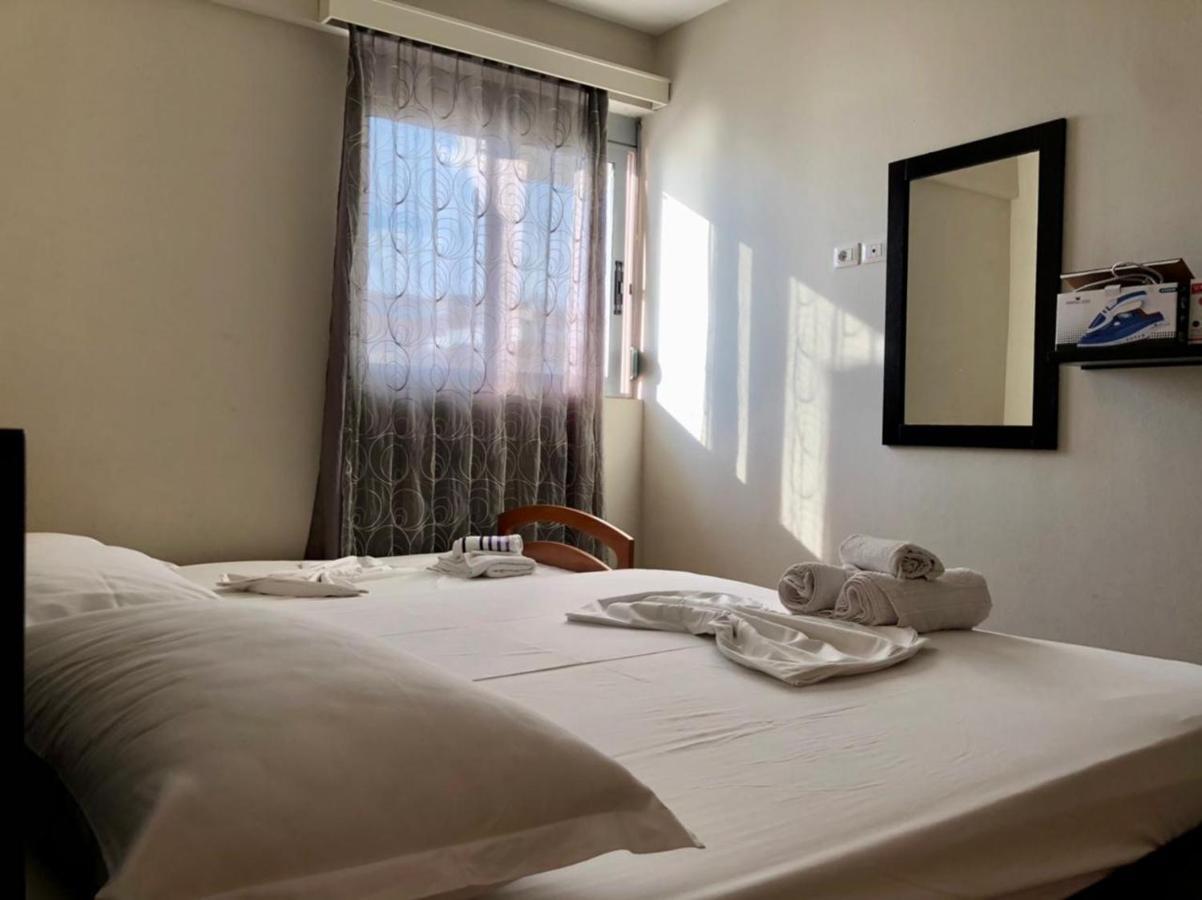 Lorenso Guest House ซารานเดอ ภายนอก รูปภาพ
